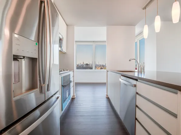 306 Gold Street image 5 of 11