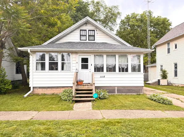 1118 W 4th St, Dixon, IL 61021