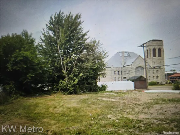 52 W Philadelphia St, Detroit, MI 48202