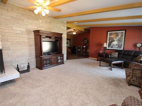 3rd image of 2307 Lincoln Dr