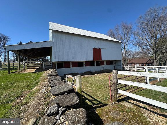 5th image of 18723 Upper Beckleysville Rd