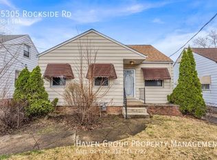 15305 Rockside Rd, Maple Heights, OH