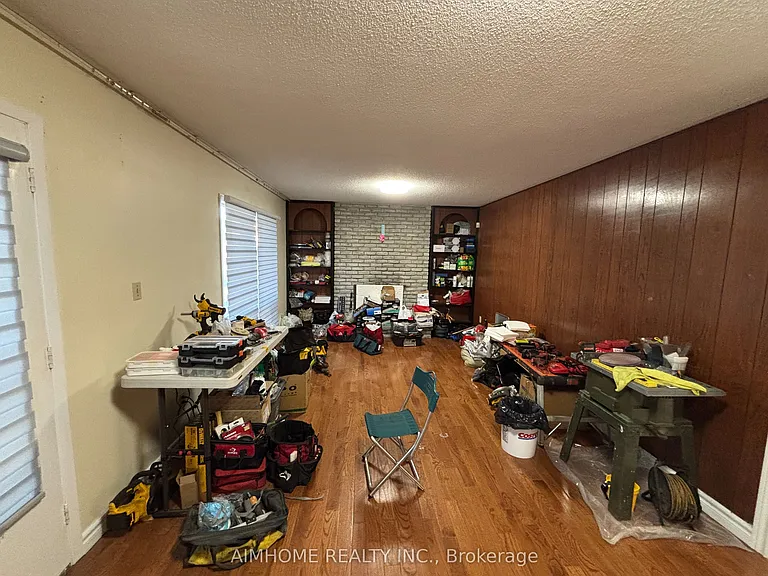94 Broomfield Dr — Photo 4