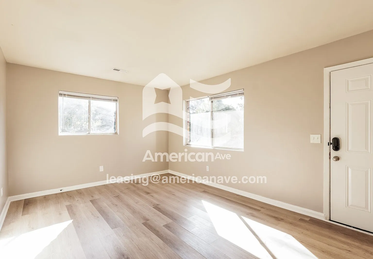 3 bed, 1.0 bath, 972 sqft, $1,097 — Photo 4