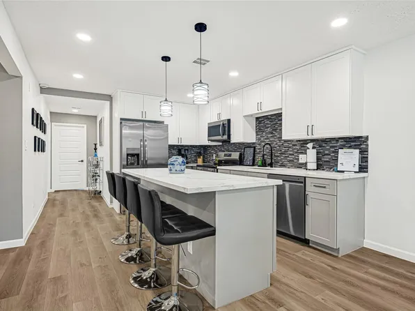 822 E 32nd St, Houston, TX 77022