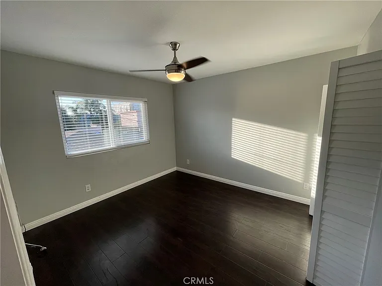 1707 W 81st St — Photo 13