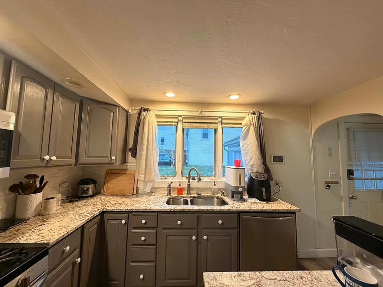 58 Farrar Ave — Photo 28