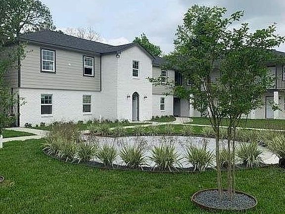 4th image of 310 Houston Ave #3