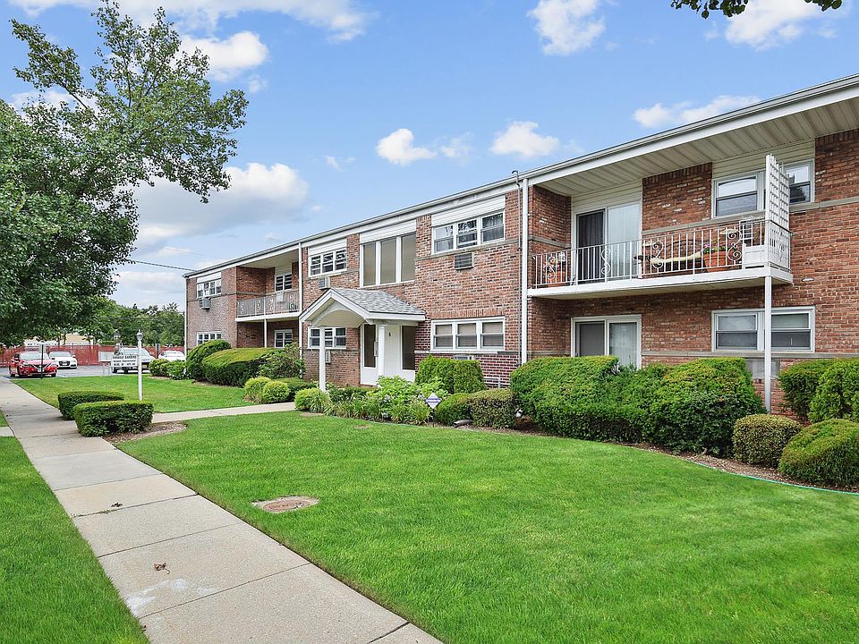 1st image of 10 Ivy St APT 1B