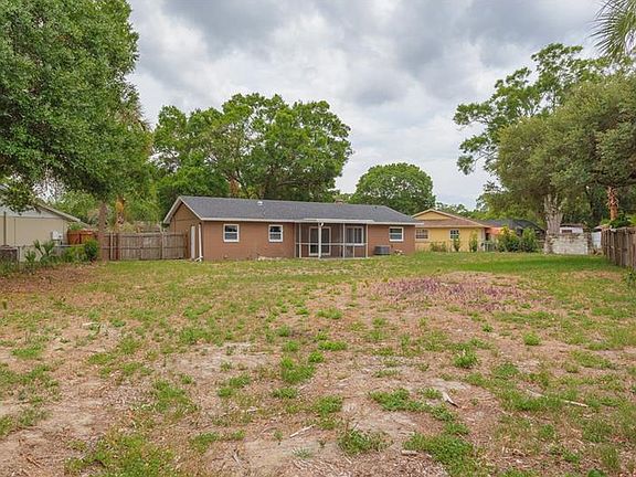 4th image of 6820 Dover Ct