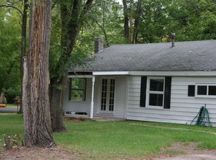 211 N Bridge Ln, Bellaire, MI 49615