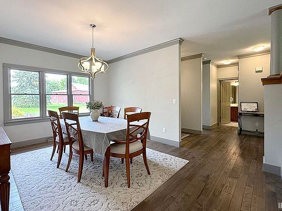 5th image of 830 Walden Ln