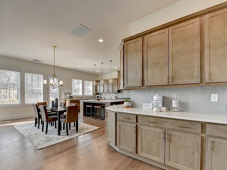 2405 Colliers Ln — Photo 8