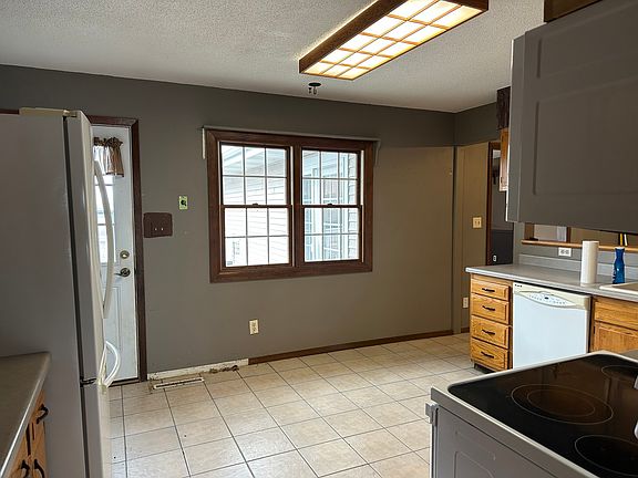 5th image of 12855 Lawrence Rd