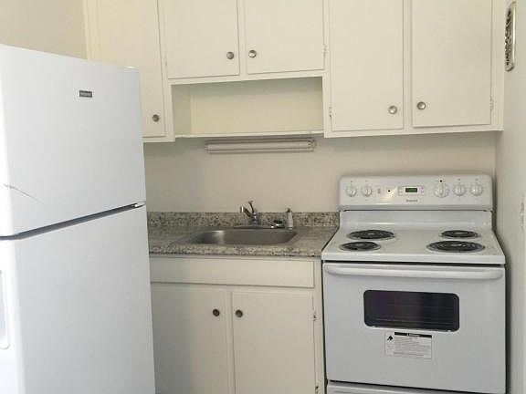 2nd image of 418 S K St #B
