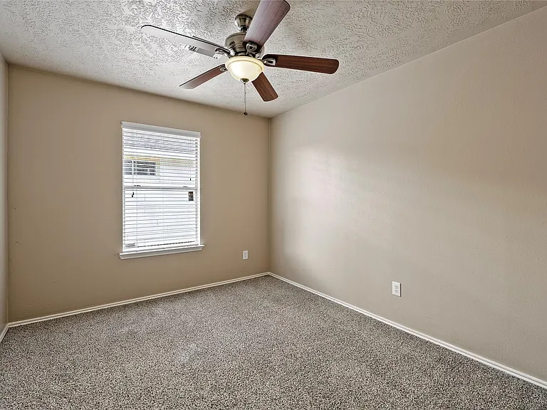 2627 Autumn Springs Ln — Photo 15