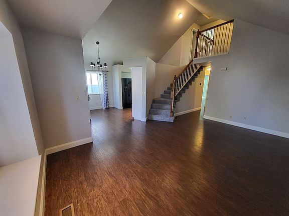 2nd image of 2595 Garfield Dr