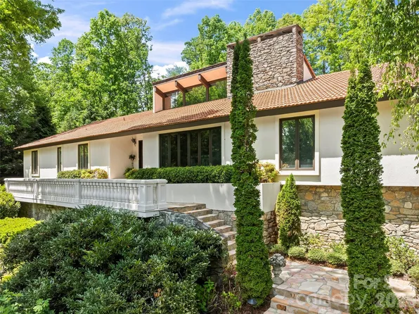 69 Forest Rd, Asheville, NC 28803