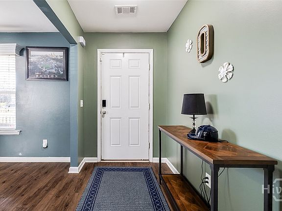 3rd image of 112 Bridgewood Drive