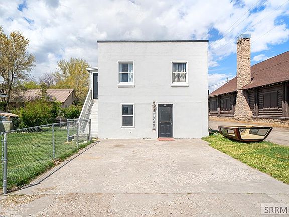 2nd image of 406 1st W St