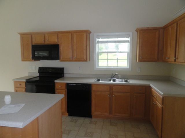 2nd image of 1075 Crown Landing Pkwy