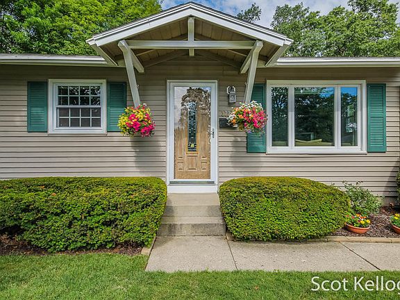 4th image of 3727 Wedgewood Dr SW