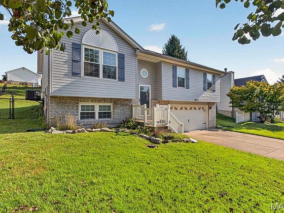 3rd image of 2045 Rosedale Ct