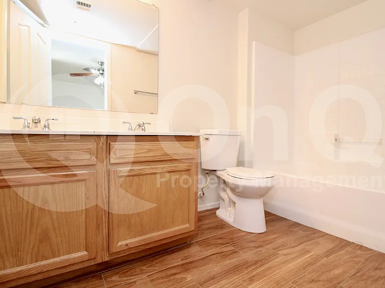 2402 E 5th St #1562 — Photo 18