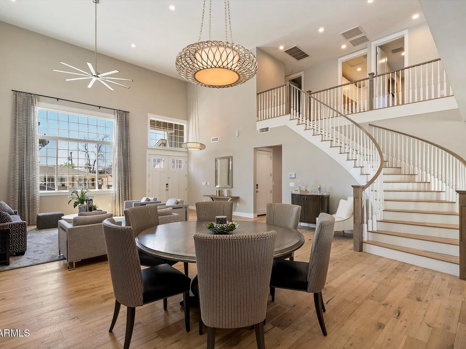 4 bed, 3.5 bath, 3653 sqft, $13,000 — Photo 4