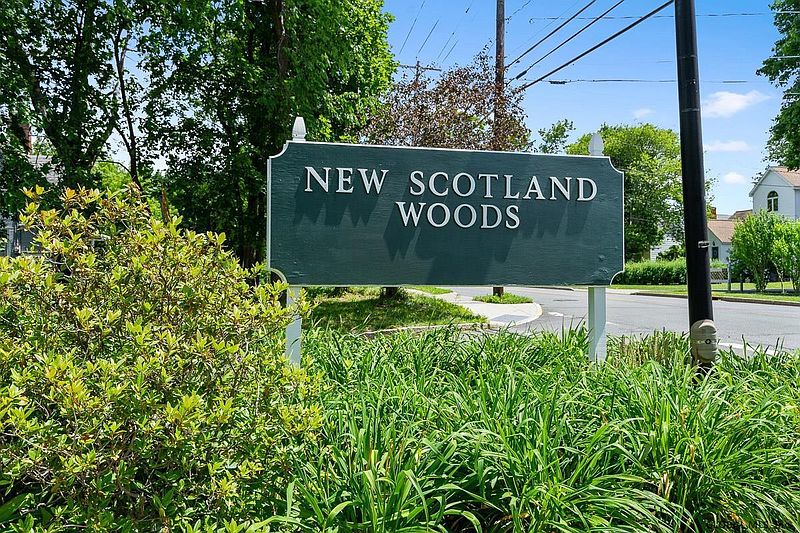 2nd image of 54B WOODSIDE Drive