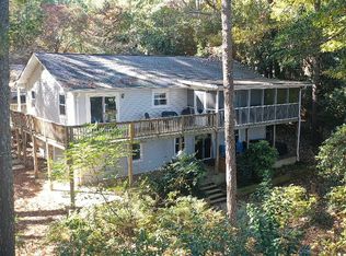 215 Circle Dr, Townville, SC 29689