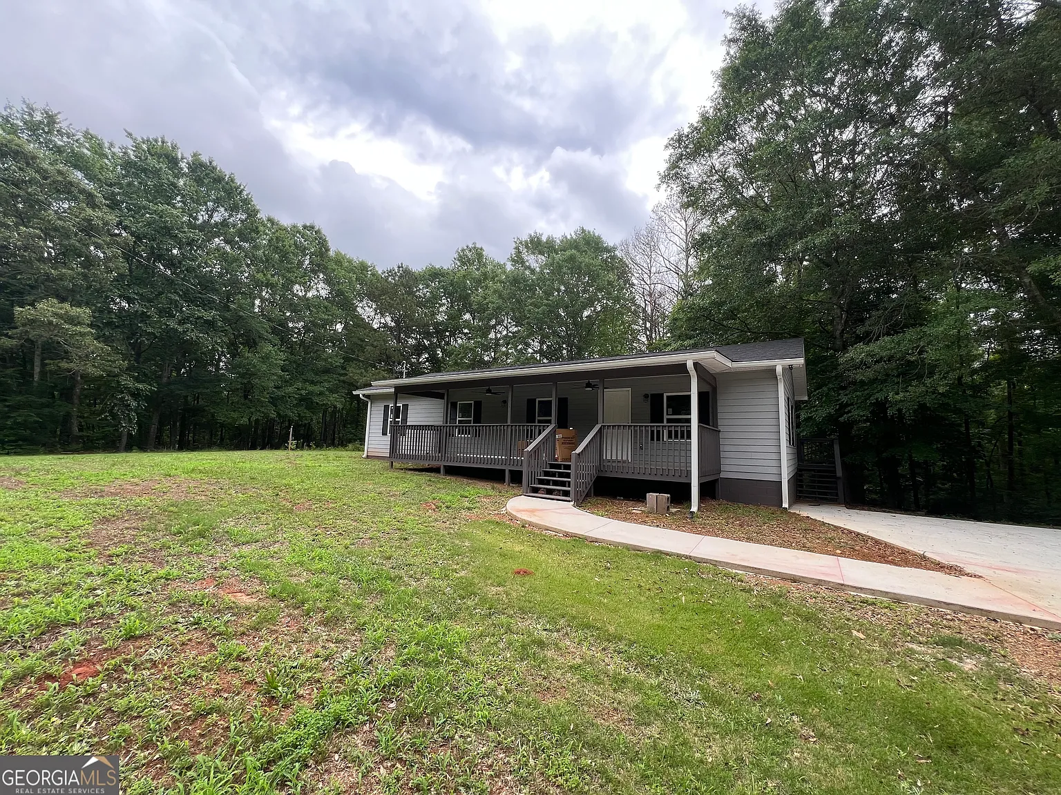 3 bed, 2.0 bath, 1600 sqft, $2,000 — Photo 4