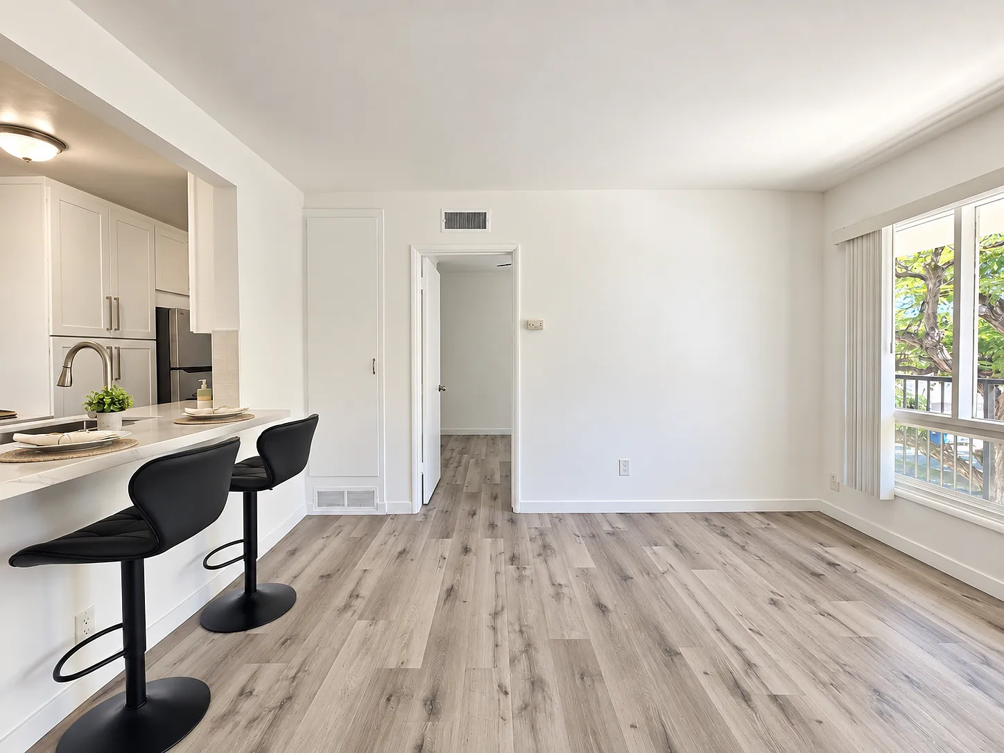 1700 Grevelia St — Photo 3