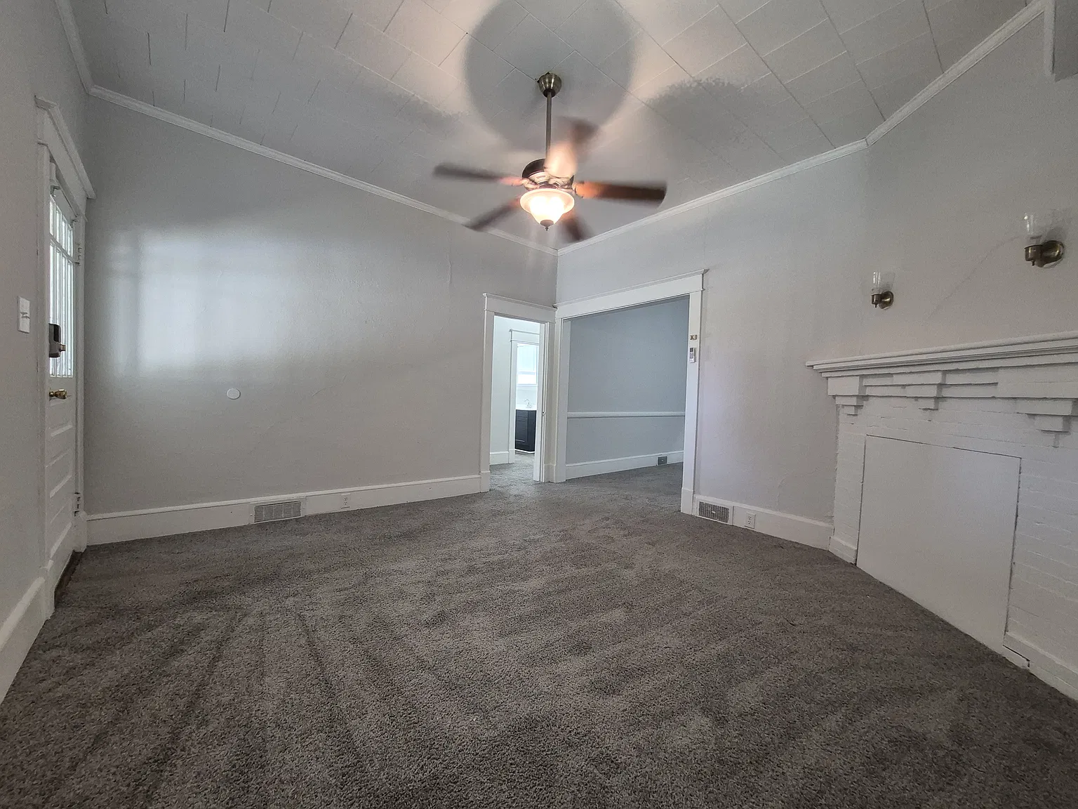3 bed, $1,300 — Photo 3