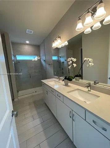 3 bed, 2.5 bath, $5,500 — Photo 3
