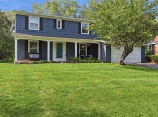 33 Harper Dr, Pittsford, NY 14534