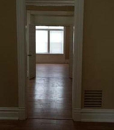 2nd image of 2718 Allen Ave Floor 1