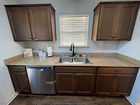 5th image of 532 Old Mill Way