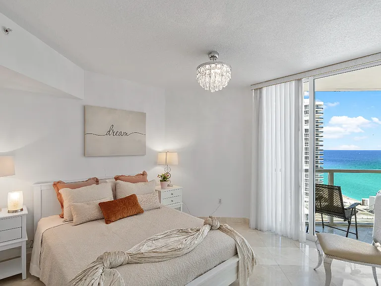 Queen Bedroom with Private Balcony