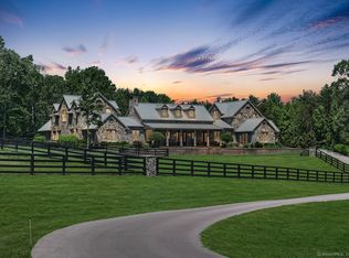 10-20 Breezy Knoll, Avon, CT 06011