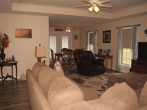 4th image of 281 Meadowcrest Dr