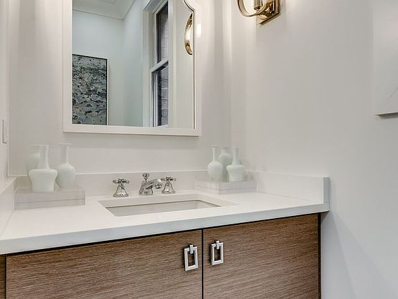 4th image of 2110 W McLean Ave