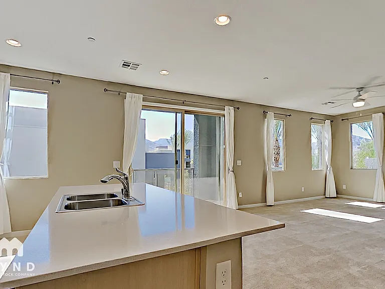 1275 Ice Park St #103 — Photo 11