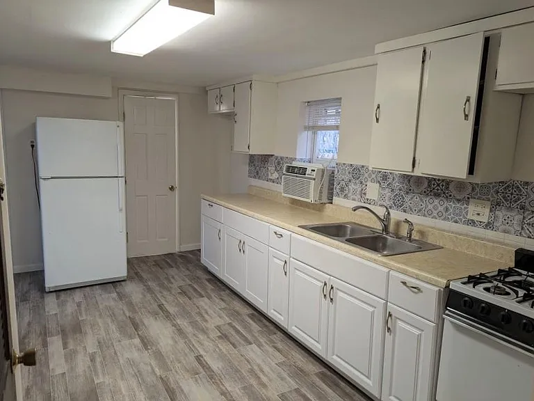 3239 N Southport Ave #RG — Photo 10