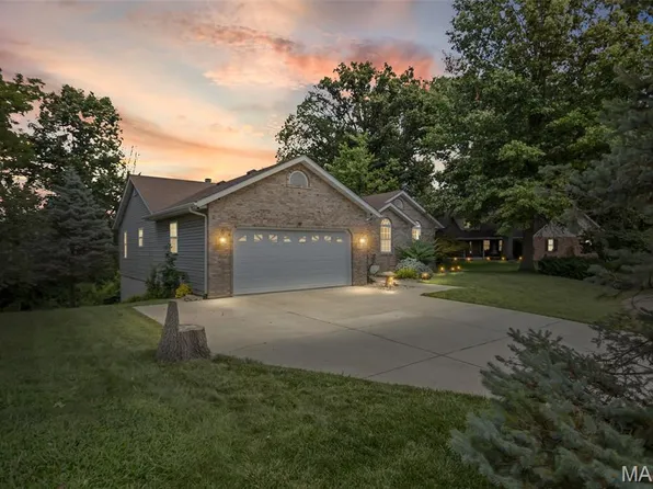 109 Fairington Dr, Troy, IL 62294