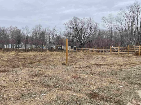 16 Sycamore Pond Ave, Wichita, KS 67217