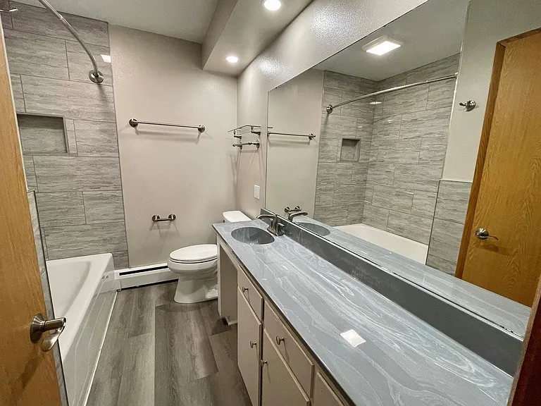 929 S Brooks St #5 — Photo 4