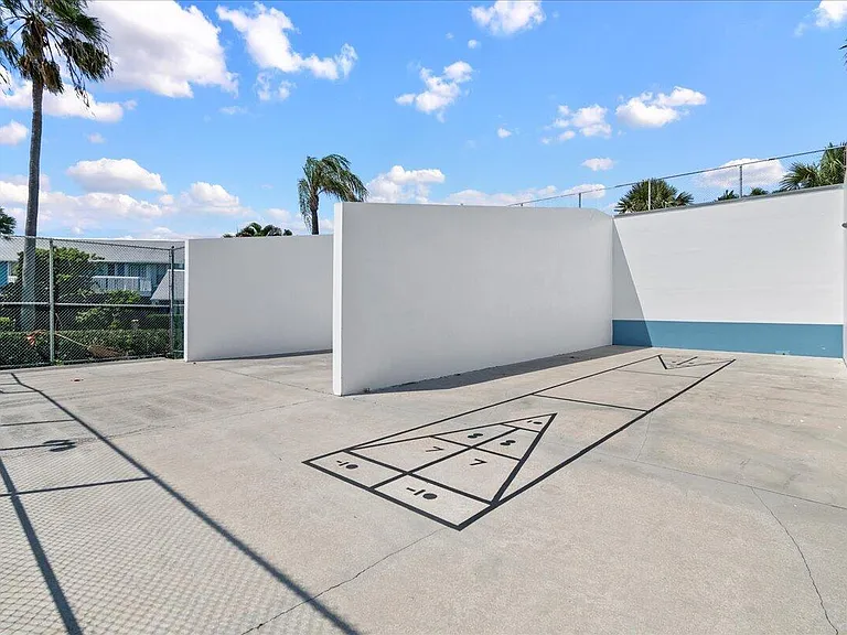 1121 Ocean Dunes Cir — Photo 28
