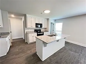 4 bed, 2.5 bath, 2200 sqft, $2,050 — Photo 4