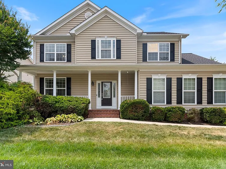 7495 Cavalcade Dr — Photo 2